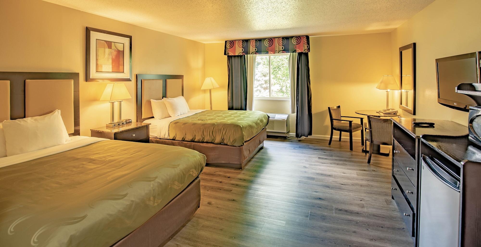 Quality Inn & Suites Woodstock Near Lake Geneva Exterior photo