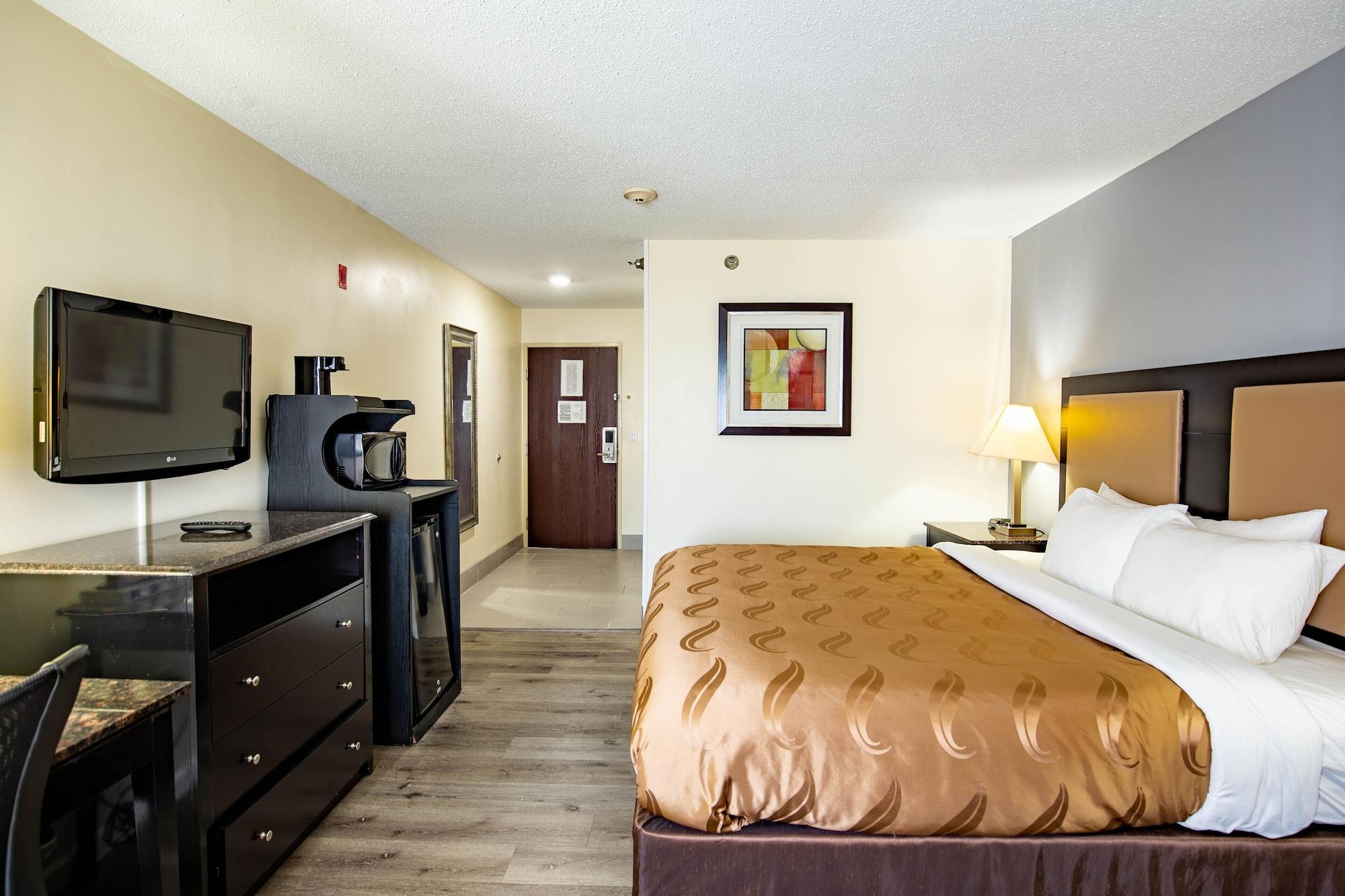 Quality Inn & Suites Woodstock Near Lake Geneva Exterior photo
