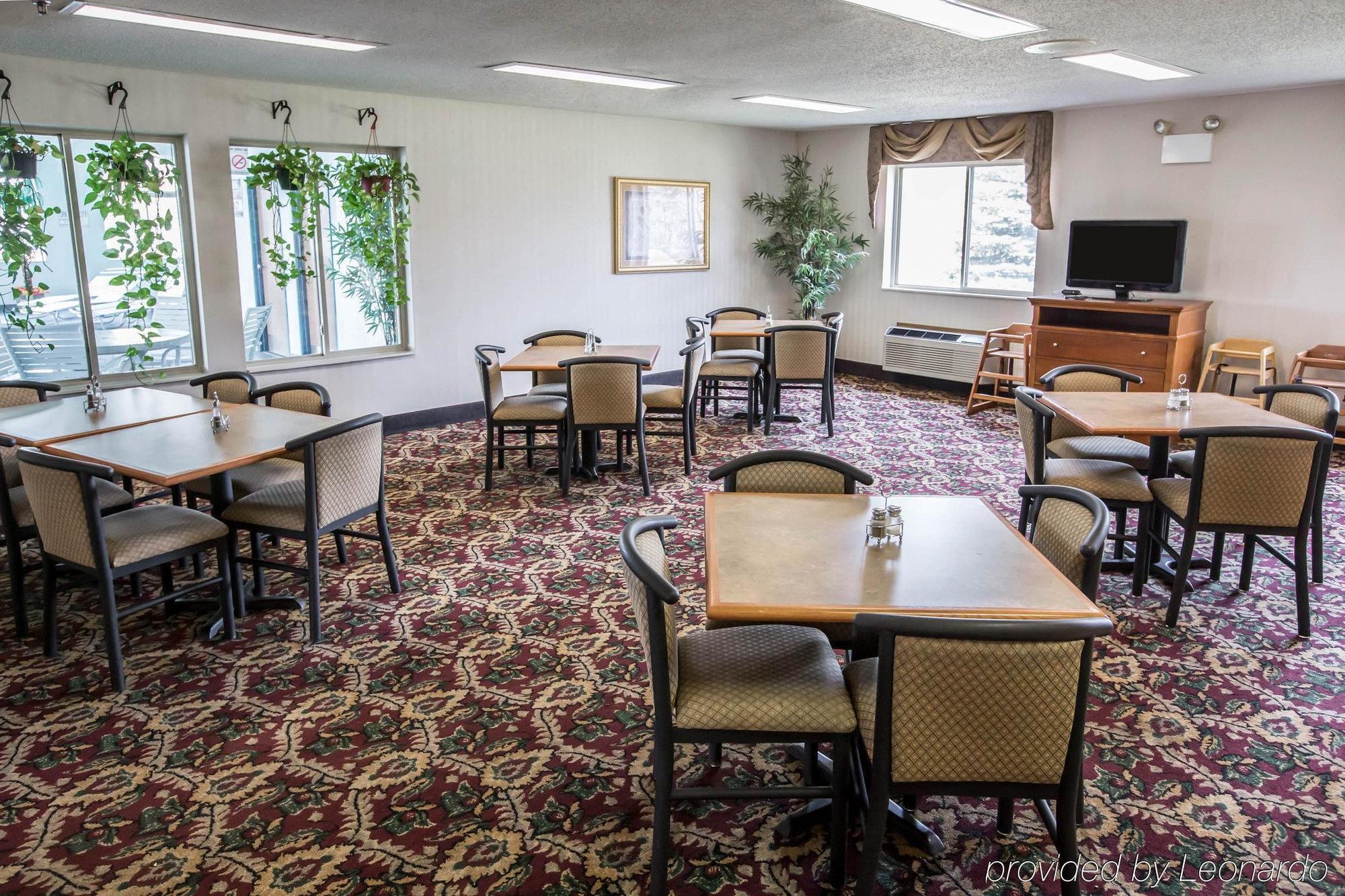 Quality Inn & Suites Woodstock Near Lake Geneva Exterior photo
